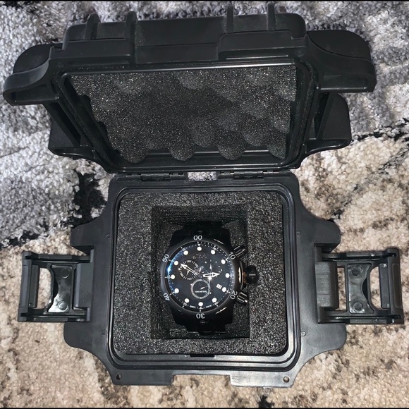 Invicta Other - Invicta Men's Reserve Venom 5729 with case